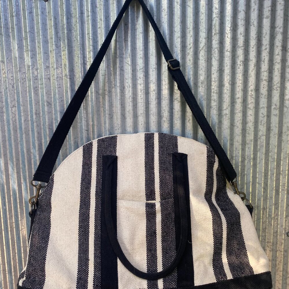 Universal Thread Weekender Bag